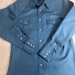 Wrangler Men's Teal Pearl Button Down Shirt